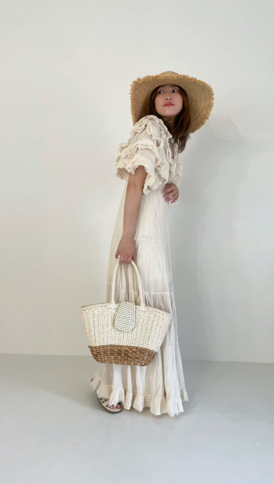 9/17 販売　Feather V Dress ﾌｪｻﾞｰVｶｯﾄﾄﾞﾚｽ